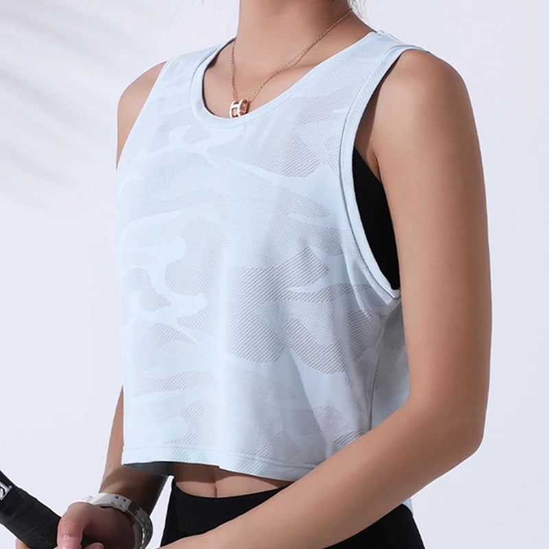 Women’s Camouflage Fitness Crop Top – Breathable Mesh Workout Tank