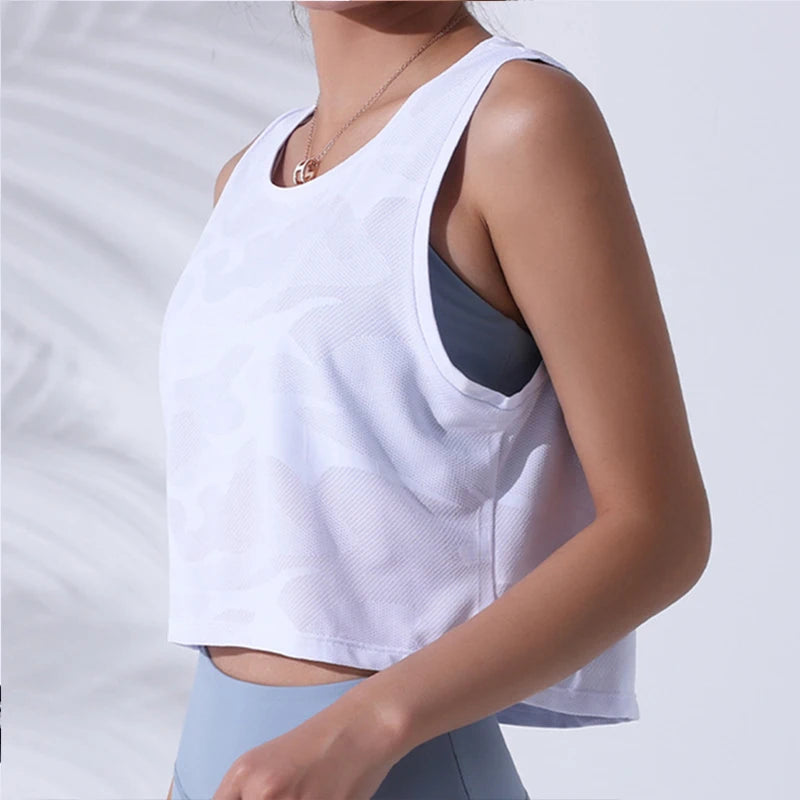 Women’s Camouflage Fitness Crop Top – Breathable Mesh Workout Tank