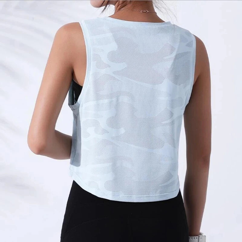 Women’s Camouflage Fitness Crop Top – Breathable Mesh Workout Tank