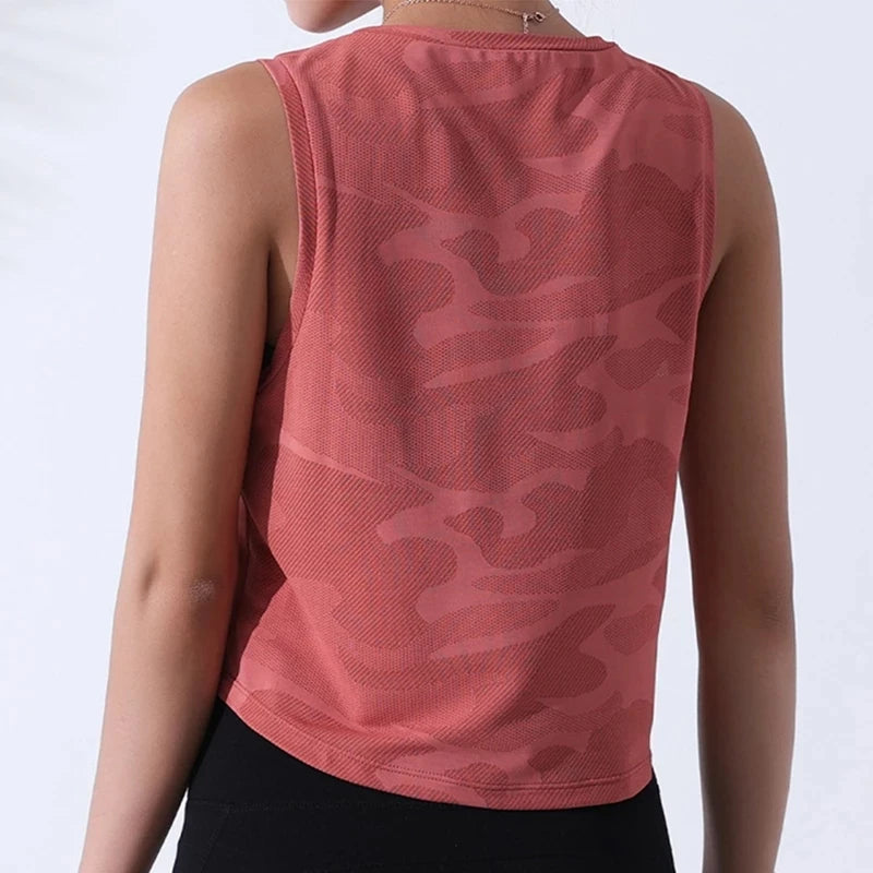 Women’s Camouflage Fitness Crop Top – Breathable Mesh Workout Tank
